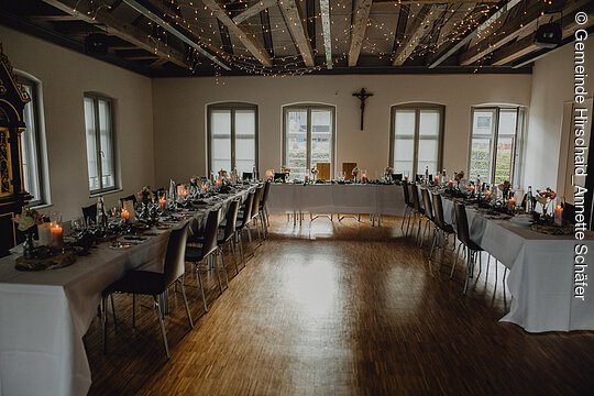 Schloss Sassanfahrt mit festlicher Tafel in U-Form