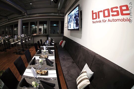 Foto: Daniel Löb / Loeb /  ASV-Autorennummer: 4026335 Bamberg Brose ArenaFoto: © Daniel Löb / Loeb ASV-Autoren-Nummer: 4026335 / Ust.-ID: DE 186 317 170  Wiesenstrasse 28, 96114 HirschaidMobil: 0171/4157296Bankverbindung: Sparkasse Nürnberg BLZ: 770 500 00 / Konto: 302 515 267IBAN: DE25 7705 0000 0302 5152 67Jede Nutzung des Fotos ist honorarpflichtig gemaess derzeit gueltiger MFM Liste zzgl. Mehrwertsteuer. Urhebervermerk wird nach Paragraph 13 UrhG ausdruecklich verlangt. Belegexemplar erforderlich! Bei Verwendung des Fotos ausserhalb journalistischer Zwecke bitte Ruecksprache mit dem Fotografen halten. - Each usage of the photo requires a royalty fee in accordance to MFM and byline Daniel Löb. No model release. For any usage other than editorial purposes please contact the author.