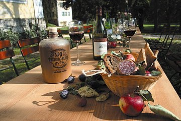 Im Garten von Schloss Burgellern